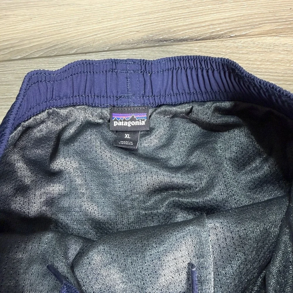 PATAGONIA 'Baggies Shorts' Mens Small Solid Navy 8